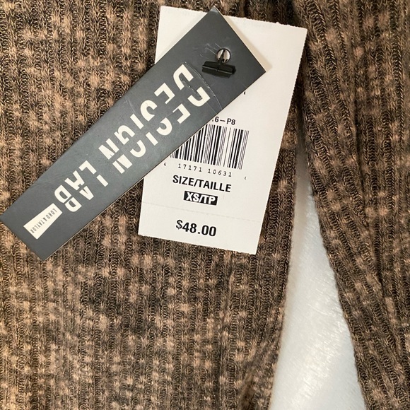 Design Lab Top - Picture 3 of 9